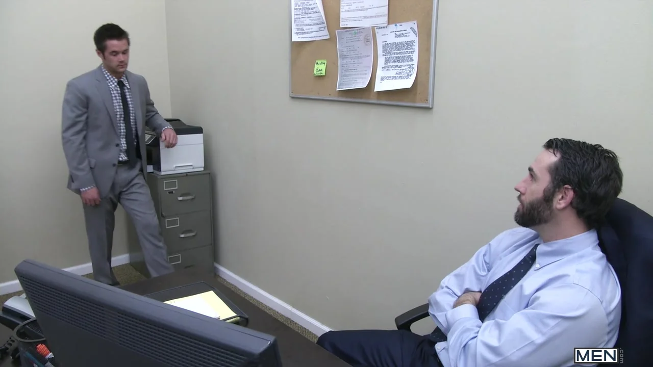 Impressive The Gay Office employee is sucking like a pro | ZzGAYS.com