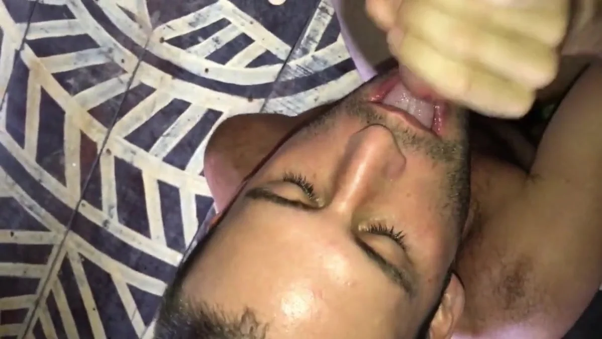 Sucking a big latin cock | ZzGAYS.com