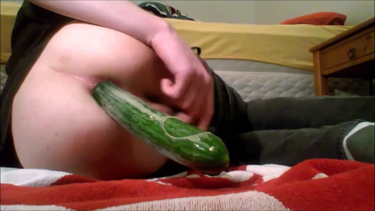 Amateur Twink Playing With Cucumber ZzGAYScom