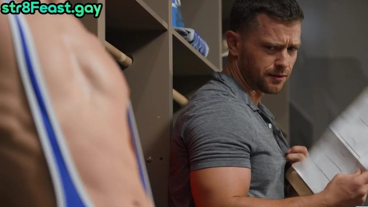 Str8 trainer fucked by sportive twink in locker room | ZzGAYS.com